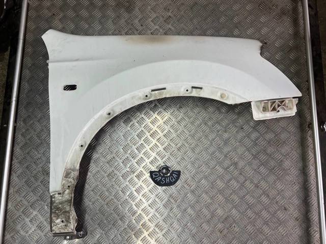 Переднє праве крило F3100JD0M0 NISSAN