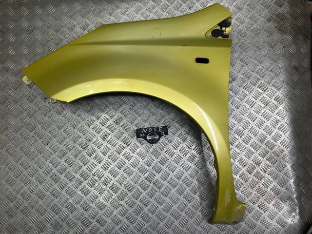 Ліве переднє крило F31019U0M0 NISSAN