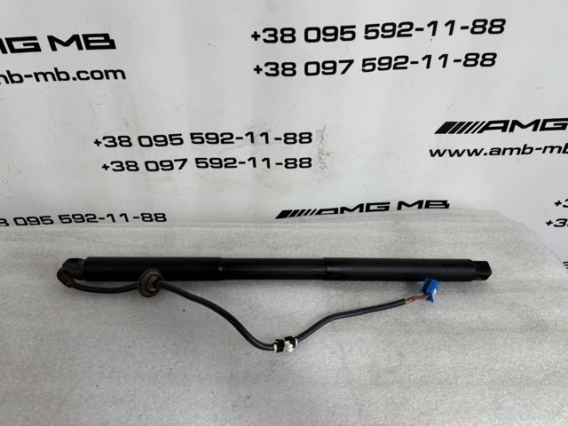 Амортизатор двері п'ятої A1668900530 MERCEDES