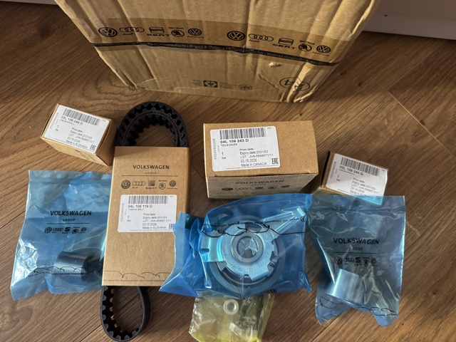 Комплект ГРМ 04L198119F VAG