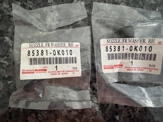 Сопло склоомивача вітрового скла 853810K010 TOYOTA