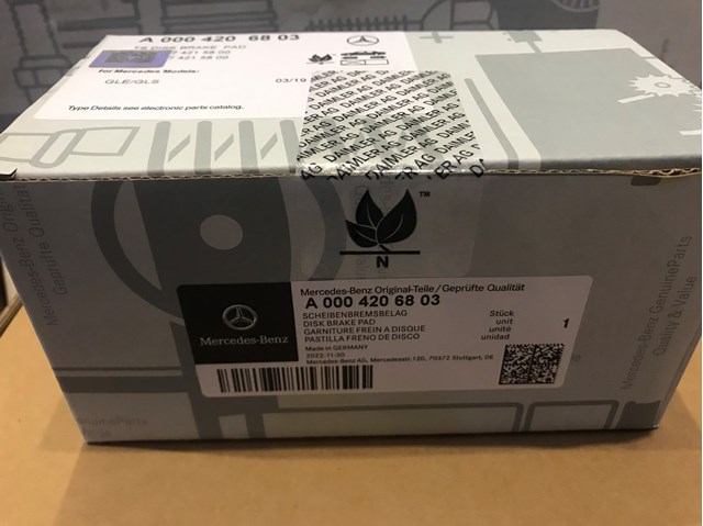 Тормозні колодки A0004203802 MERCEDES