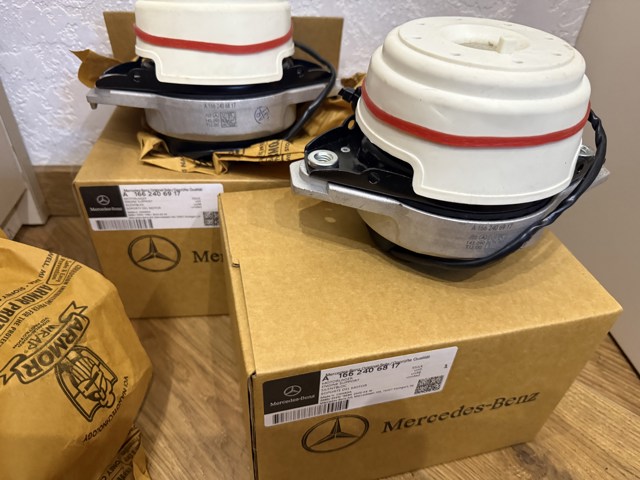 Ліва подушка двигуна A1662406817 MERCEDES
