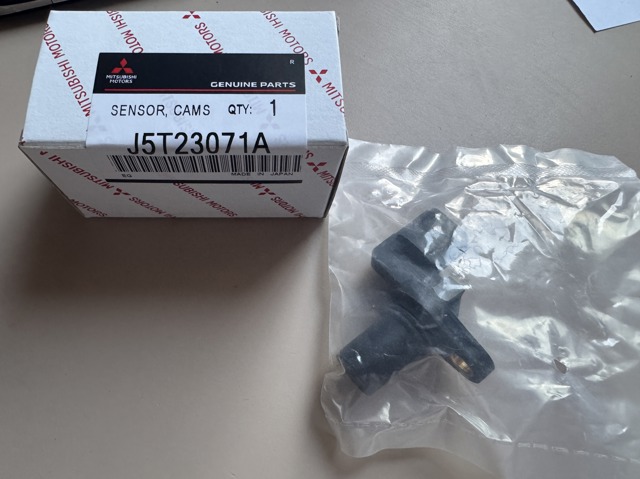 Датчик положення распредвалу J5T23071A MITSUBISHI