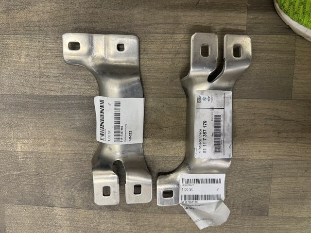 Кронштейн бампера переднього, лівий 51117357179 BMW