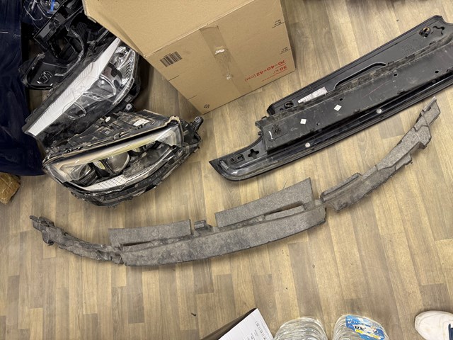 Абсорбер бампера переднього 51117358793 BMW