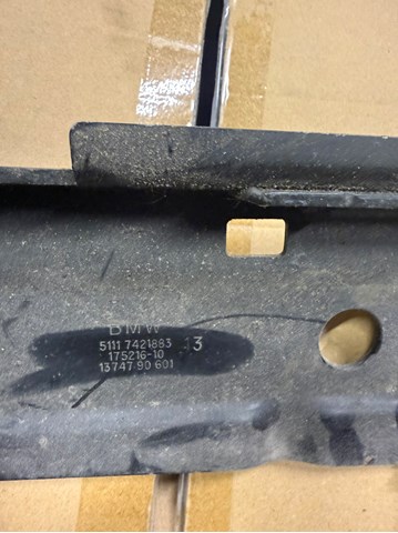 Буфер бампера переднього 51117421883 BMW