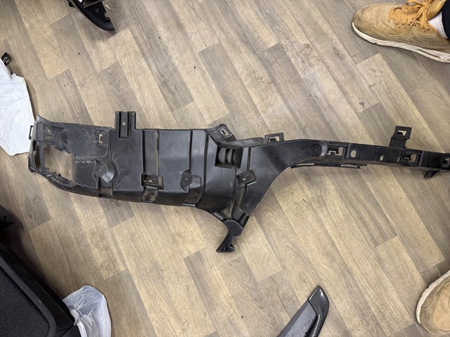 Кріплення бампера 51118081895 BMW