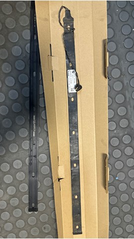 Водостік лобового скла, жабо 51137399032 BMW