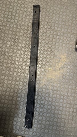 Кронштейн замку капоту 51647421704 BMW