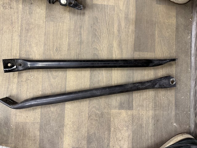 Швелер переднього бампера 51647445101 BMW