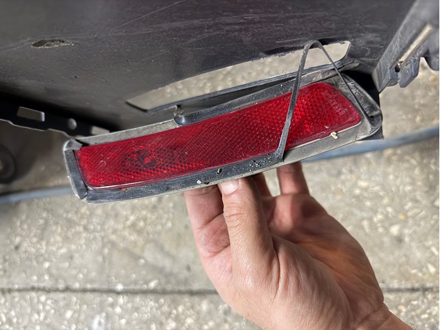 Габарит задній бічний, лівий 63147953891 BMW