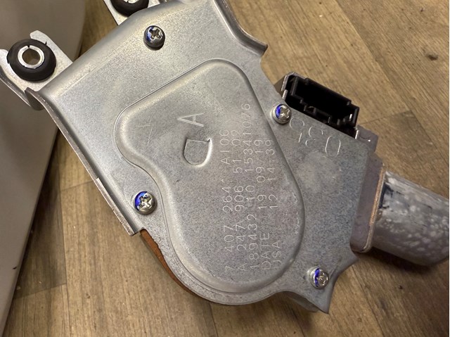 Склоочисник дверей задка 67637407264 BMW