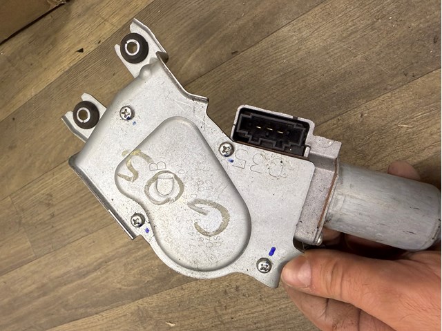 Склоочисник дверей задка 67637453144 BMW