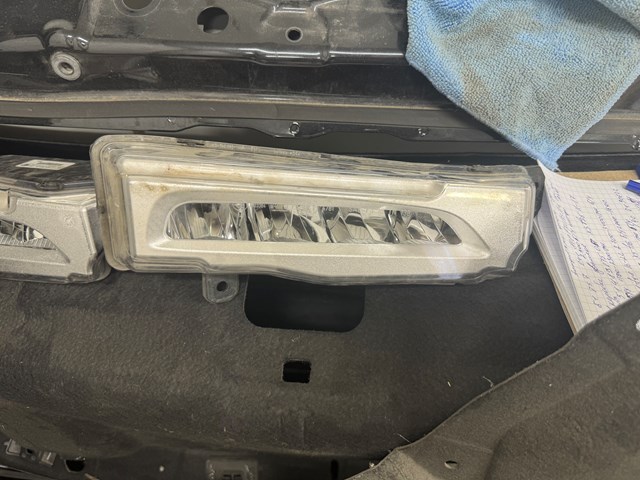 Туманка права 7406366 BMW
