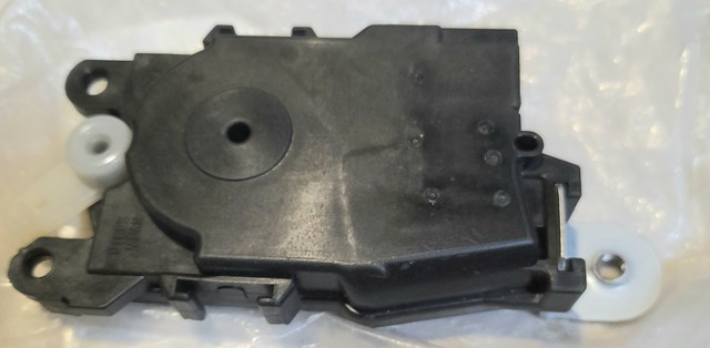 Мотор-привід відкр/закр. замка двері, передньої, лівої 61100AE010 SUBARU