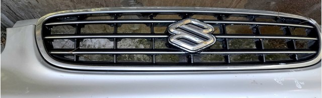 Решітка радіатора 7211160G01 SUZUKI