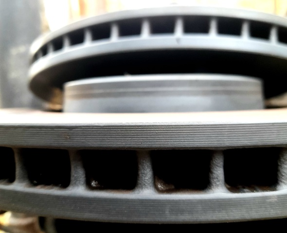 Диск переднього гальма LR115006 LAND ROVER