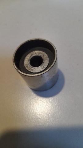 Паразитний провідний ролик VKM21004 SKF