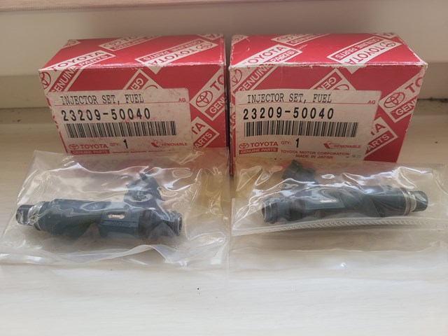 Форсунка вприску палива 2320950040 TOYOTA