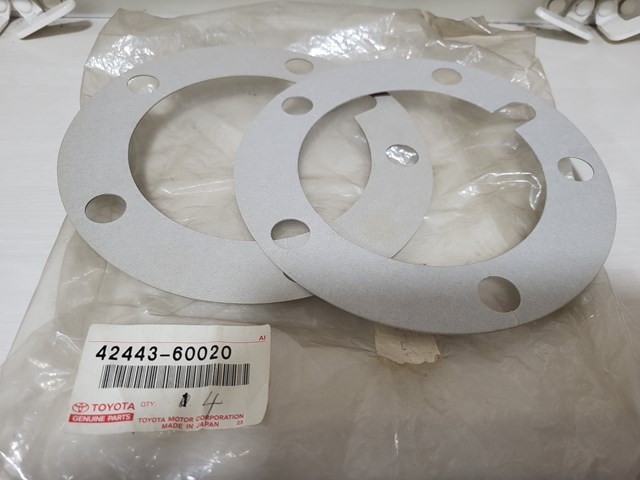 Прокладка фланця поворотного кулака 4244360020 TOYOTA