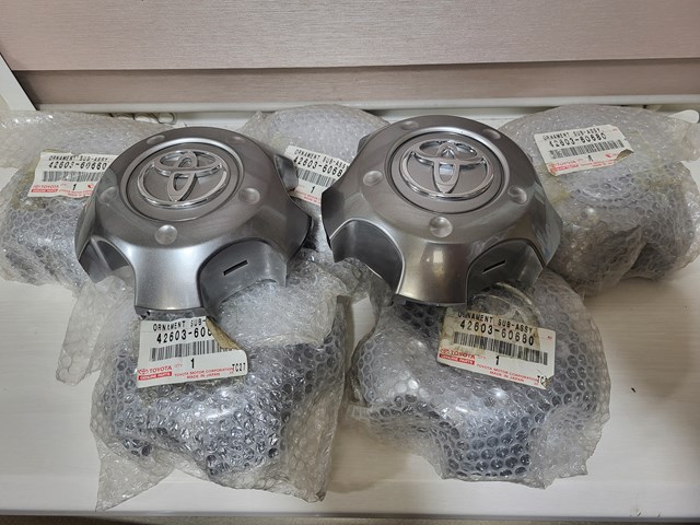 Ковпаки на колеса 4260360680 TOYOTA