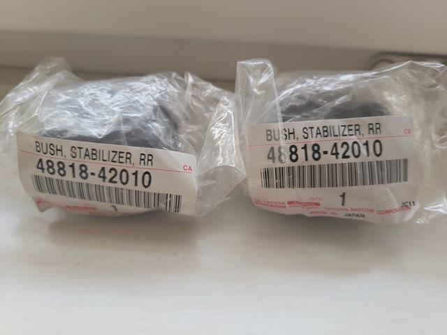 Задня втулка стаб. 4881842010 TOYOTA