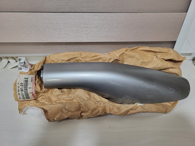 Заглушка рейки / рейлинга багажника даху, середня права 6349160120 TOYOTA