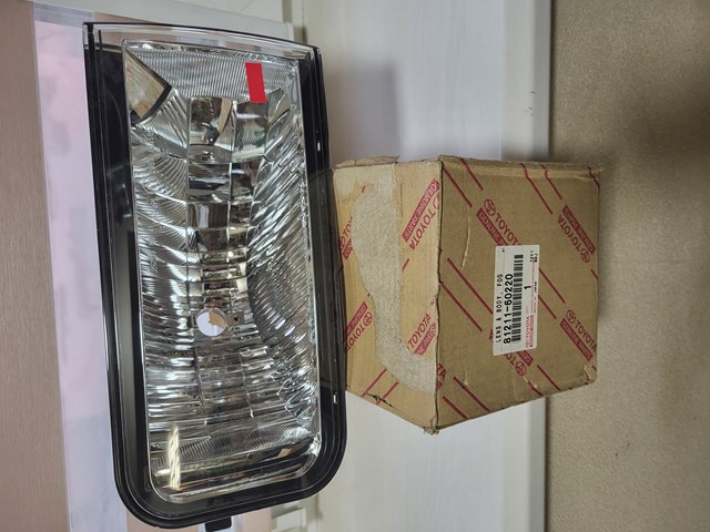 Протитуманка права 8121160220 TOYOTA