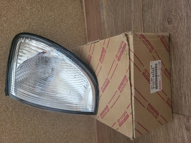 Передній ліхтар покажчика повороту 8152160350 TOYOTA