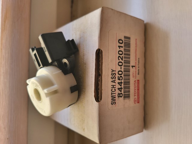 Контактна група замка Toyota Avensis I