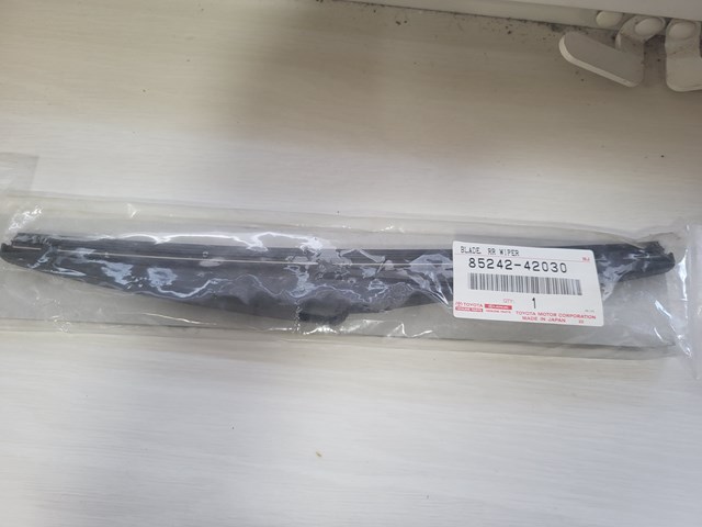 Двірник задній 8524242030 TOYOTA