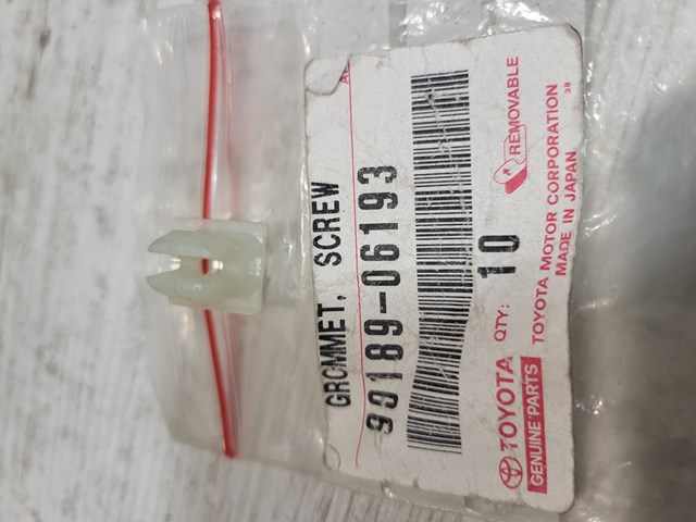 Кріплення переднього бампера 9018906193 TOYOTA