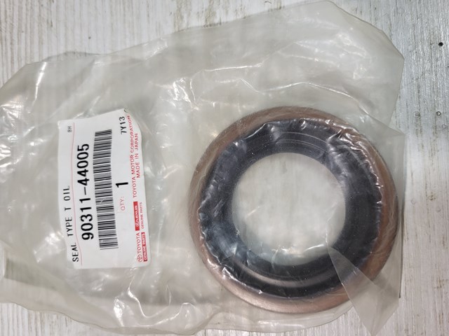 Сальник редуктора заднього моста 9031144005 TOYOTA