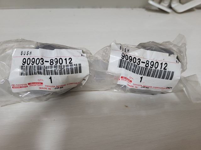 Сайлентблок амортизатора переднього 9090389012 TOYOTA