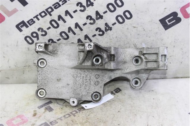 Кронштейн генератора (натяжний) 03G903143A VAG