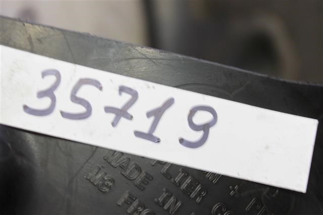 Підкрилок переднього крила, правий 108158200D TESLA