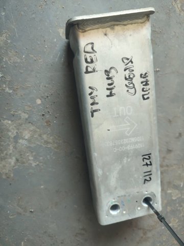 Кронштейн підсилювача переднього бампера 110919300C TESLA