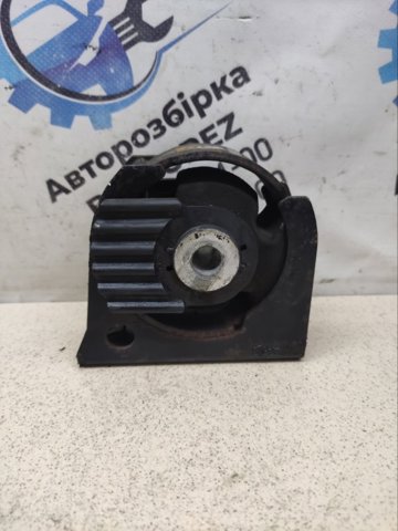 Подушка двигуна передня 1236126080 TOYOTA