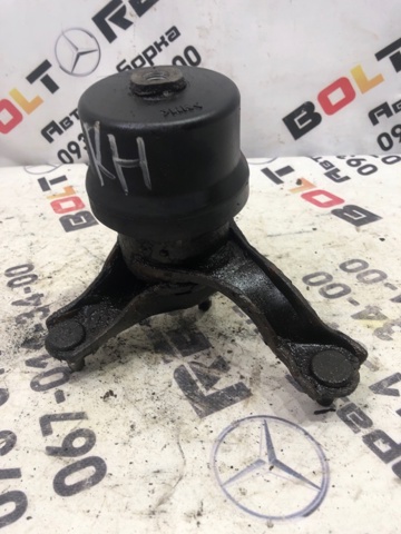 Права опора двигуна 1236231060 TOYOTA