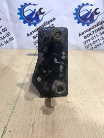 Опора двигуна задня 1237128020 TOYOTA