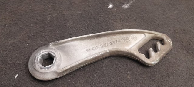 Ручка відкривання капота 1298870174 MERCEDES