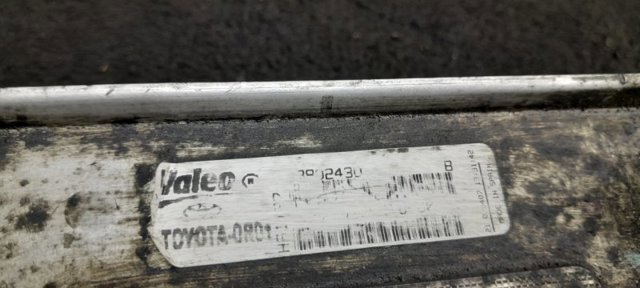 Масляний радіатор охолодження рідини АКПП 157100R010 TOYOTA
