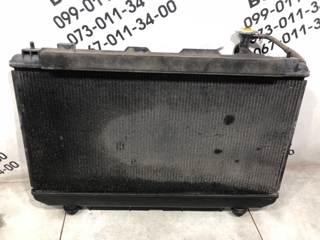 Радіатор основний 1640028130 TOYOTA