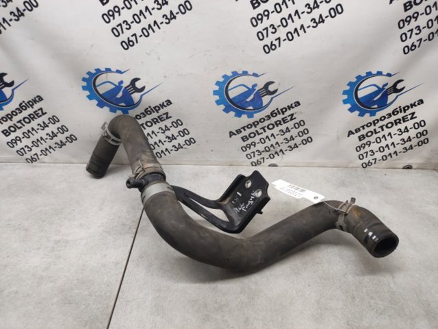 Шланг/патрубок радіатора охолодження, верхній 165730T030 TOYOTA