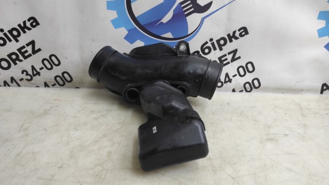 Патрубок повітряний, вихід повітряного фільтра 16576CG000 NISSAN