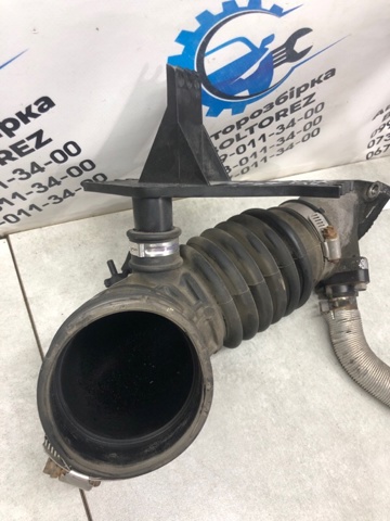 Патрубок повітряний, вихід повітряного фільтра 16578EC00B NISSAN