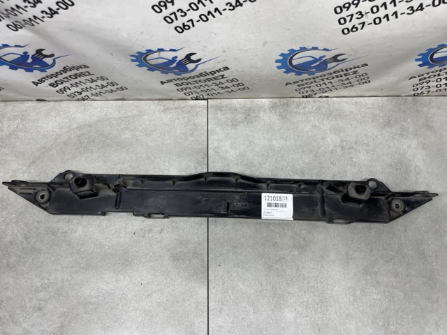 Накладка дифузора радіатора верхня 167120D020 TOYOTA