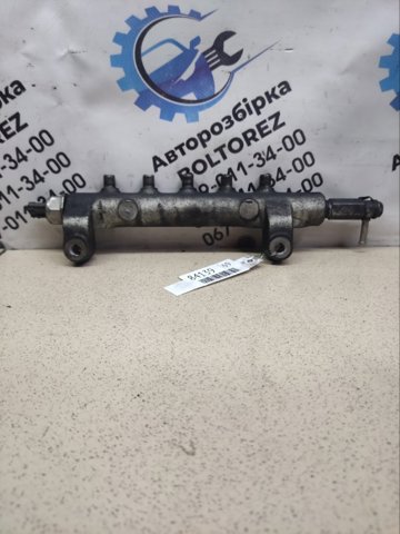 Рампа форсунок системи упорскування палива 17520EB305 NISSAN