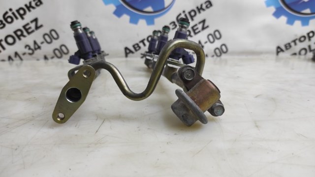 Рампа форсунок системи упорскування палива 175218J101 NISSAN